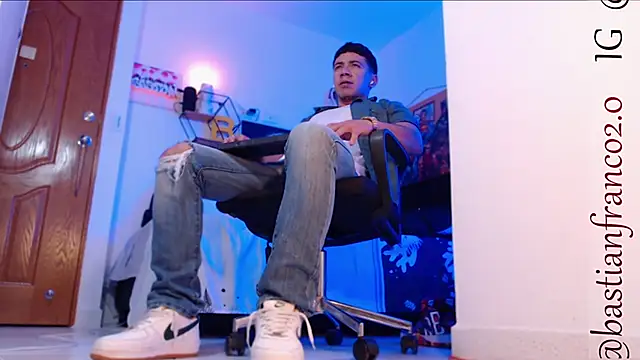 marc ginale online show from December 2024 11:37:01 PM