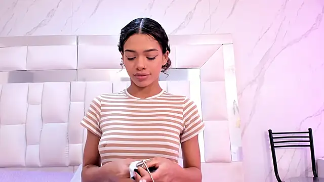 BritneyCollins online show from November 2025 12:02:02 PM