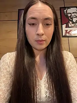 Holly Play online show from June 2026 09:02:01 AM