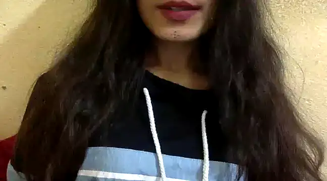 krati74 online show from January 2025 05:45:02 PM