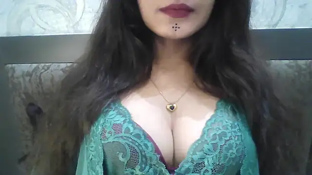 krati74 online show from September 2025 05:40:02 PM