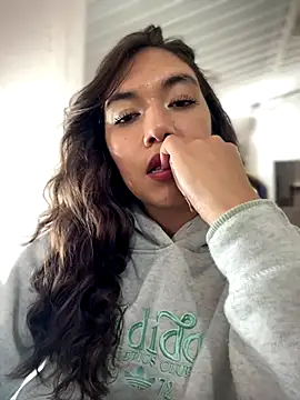 Iris lee online show from September 2025 05:47:02 PM