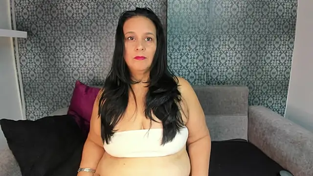 Sharllot bbw online show from December 2024 10:52:02 PM