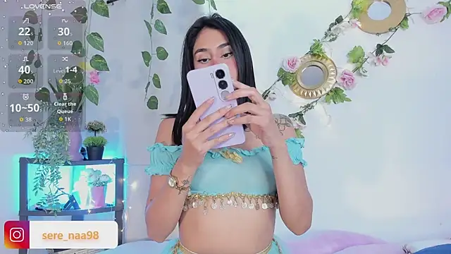 Snapshot of serena_jeyms chatting on April 2026 05:12:02 AM serena jeyms online show from April 2026 05:12:02 AM