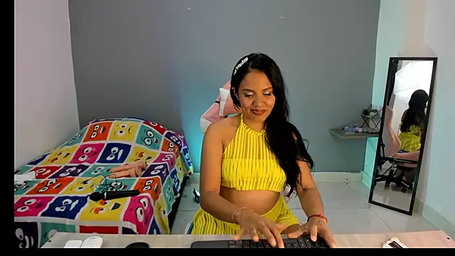 Snapshot of nicol_jone1 chatting on January 2025 09:43:02 PM nicol jone1 online show from January 2025 09:43:02 PM