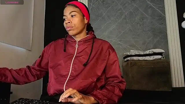 Snapshot of YummyDuooo chatting on October 2025 11:55:01 AM YummyDuooo online show from October 2025 11:55:01 AM