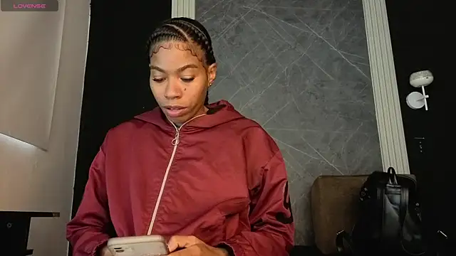 Snapshot of YummyDuooo chatting on November 2025 12:05:02 PM YummyDuooo online show from November 2025 12:05:02 PM