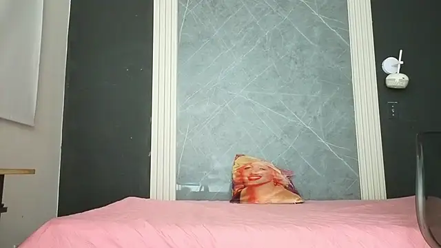 YummyDuooo online show from February 2026 11:04:02 AM