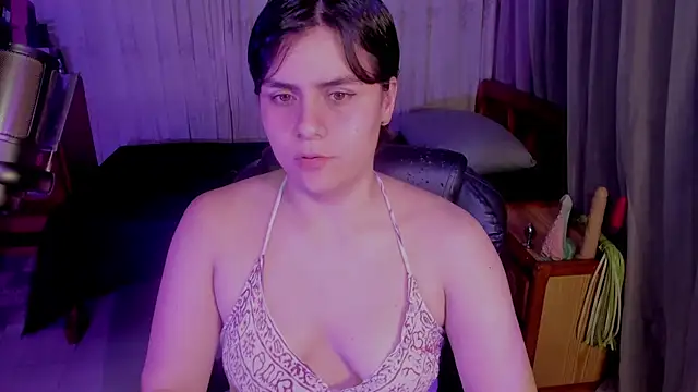 isabelacooperr online show from May 2026 06:21:02 AM