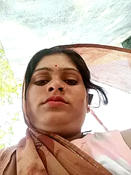 Snapshot of Chandni chatting on February 2025 09:33:01 AM Chandni online show from February 2025 09:33:01 AM