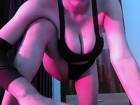 Official queen online show from April 2026 06:27:02 PM