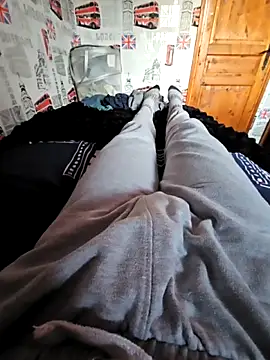 Snapshot of Azerty0911 chatting on November 2025 03:27:02 PM Azerty0911 online show from November 2025 03:27:02 PM