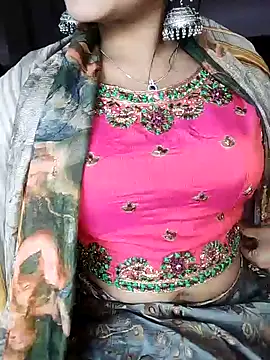 Snapshot of karishma chatting on December 2024 06:13:01 PM karishma online show from December 2024 06:13:01 PM