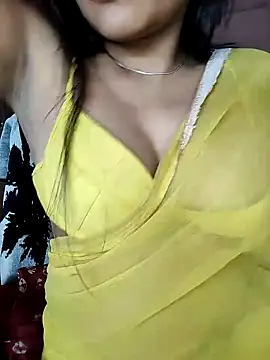 Snapshot of karishma chatting on January 2025 04:01:01 AM karishma online show from January 2025 04:01:01 AM