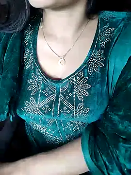 Snapshot of karishma chatting on February 2025 12:13:02 PM karishma online show from February 2025 12:13:02 PM