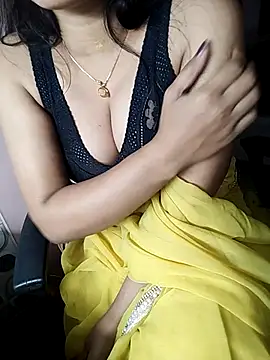 Snapshot of karishma chatting on February 2025 04:14:02 PM karishma online show from February 2025 04:14:02 PM
