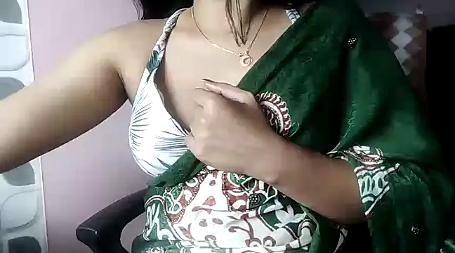 Snapshot of karishma chatting on February 2025 07:25:01 PM karishma online show from February 2025 07:25:01 PM