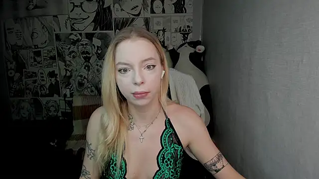 Martha Cameron online show from December 2024 08:39:01 PM