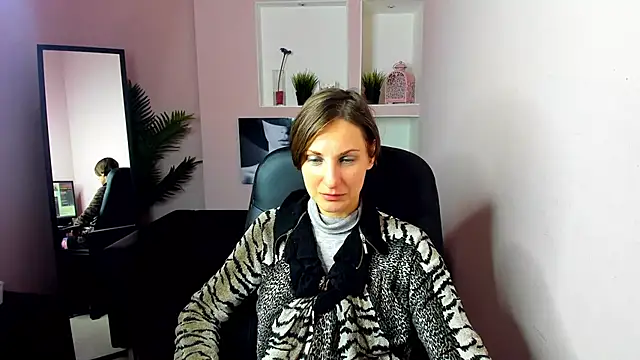 AuroraScript online show from December 2024 06:25:01 PM