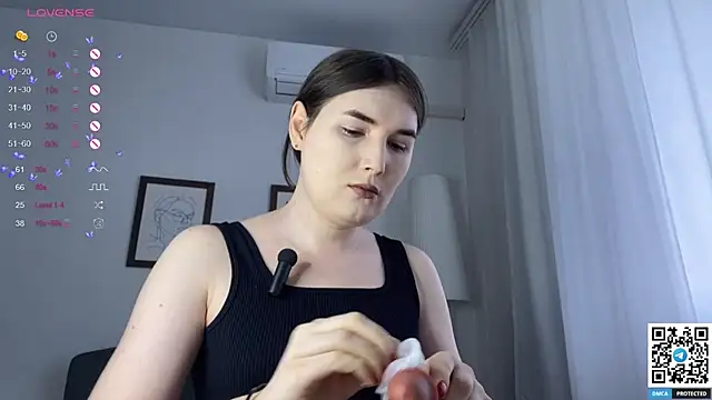 Maria Bowie online show from March 2025 09:18:02 AM