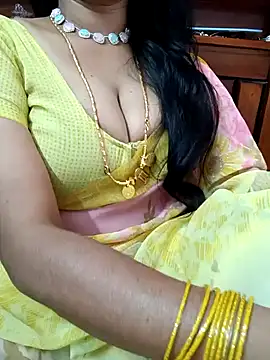 Snapshot of amala_ss chatting on February 2025 06:35:01 AM amala ss online show from February 2025 06:35:01 AM