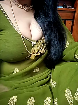 Snapshot of amala_ss chatting on February 2025 03:05:01 PM amala ss online show from February 2025 03:05:01 PM