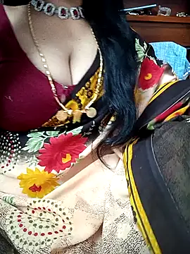 Snapshot of amala_ss chatting on February 2025 04:01:02 PM amala ss online show from February 2025 04:01:02 PM