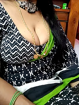 Snapshot of amala_ss chatting on February 2025 09:46:02 AM amala ss online show from February 2025 09:46:02 AM