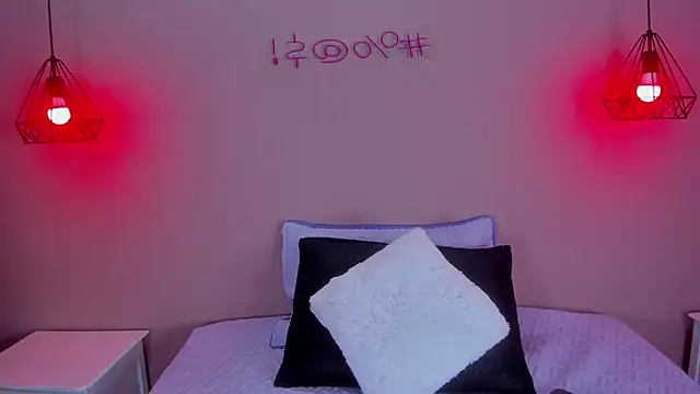 EstefaniaVelez  online show from December 2024 03:47:01 PM
