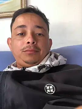 isacalejandroo online show from December 2024 04:30:02 PM