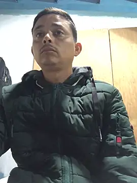 isacalejandroo online show from January 2025 12:06:02 AM