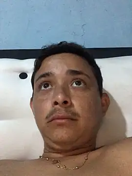 isacalejandroo online show from February 2025 04:04:01 AM