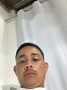 isacalejandroo online show from February 2025 12:19:02 AM