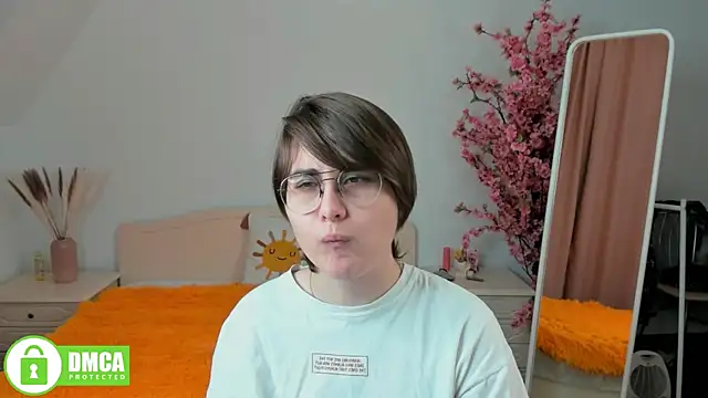 Snapshot of Funny_bunnyy chatting on December 2024 08:33:01 PM Funny bunnyy online show from December 2024 08:33:01 PM