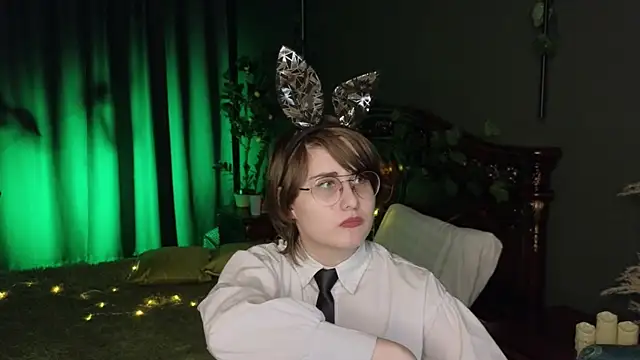 Snapshot of Funny_bunnyy chatting on January 2025 04:51:02 PM Funny bunnyy online show from January 2025 04:51:02 PM