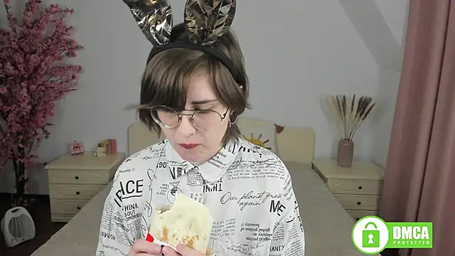 Snapshot of Funny_bunnyy chatting on January 2025 01:43:01 PM Funny bunnyy online show from January 2025 01:43:01 PM
