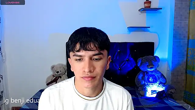Snapshot of benji_hoter chatting on July 2026 05:13:01 AM benji hoter online show from July 2026 05:13:01 AM
