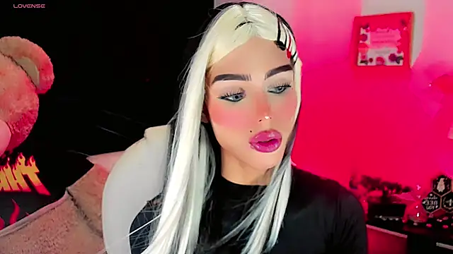 Snapshot of dollswit01 chatting on January 2025 12:48:02 AM dollswit01 online show from January 2025 12:48:02 AM