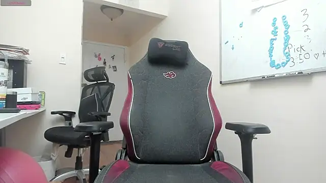 Snapshot of bear_russian_hunk chatting on October 2025 12:59:02 PM bear russian hunk online show from October 2025 12:59:02 PM