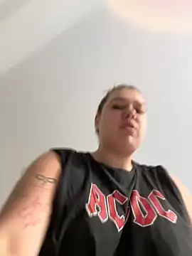 Snapshot of SuzieMurray chatting on September 2025 10:20:01 AM SuzieMurray online show from September 2025 10:20:01 AM