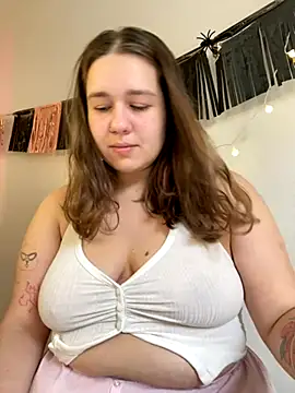 Snapshot of SuzieMurray chatting on November 2025 09:11:01 AM SuzieMurray online show from November 2025 09:11:01 AM