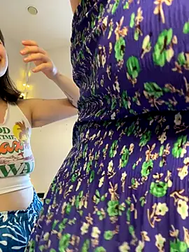 Snapshot of SuzieMurray chatting on November 2025 12:37:02 PM SuzieMurray online show from November 2025 12:37:02 PM