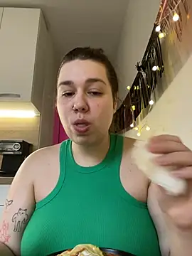 Snapshot of SuzieMurray chatting on November 2025 09:09:01 AM SuzieMurray online show from November 2025 09:09:01 AM