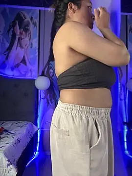 Snapshot of Im_Little chatting on January 2025 03:20:01 AM Im Little online show from January 2025 03:20:01 AM