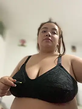 Snapshot of Tatiana_O chatting on December 2024 11:43:01 AM Tatiana O online show from December 2024 11:43:01 AM