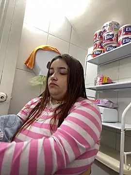 Snapshot of Tatiana_O chatting on January 2025 01:07:01 PM Tatiana O online show from January 2025 01:07:01 PM