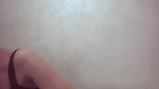 CaitlinaJayne23 online show from October 2025 04:00:02 AM