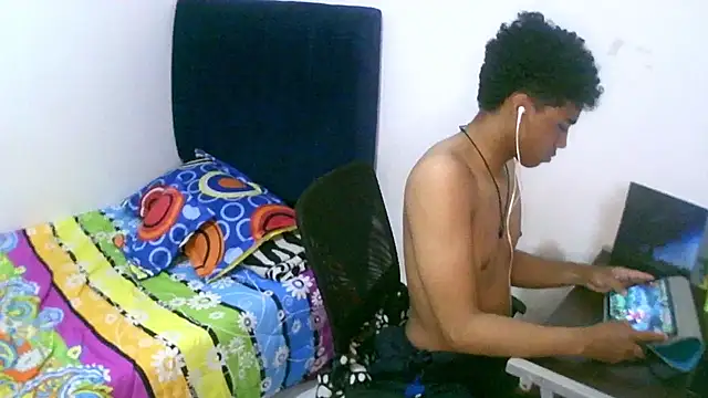 Snapshot of sexy_diamante_ chatting on September 2025 08:19:01 PM sexy diamante online show from September 2025 08:19:01 PM