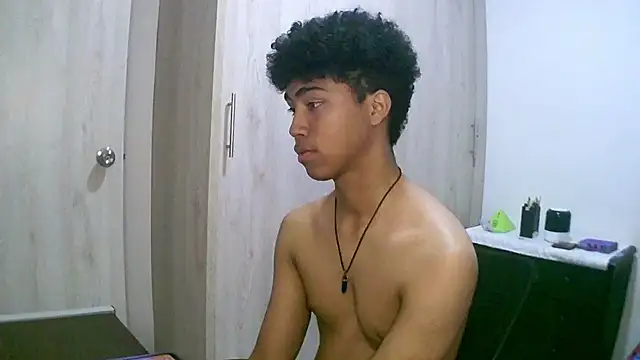 Snapshot of sexy_diamante_ chatting on September 2025 09:52:02 PM sexy diamante online show from September 2025 09:52:02 PM