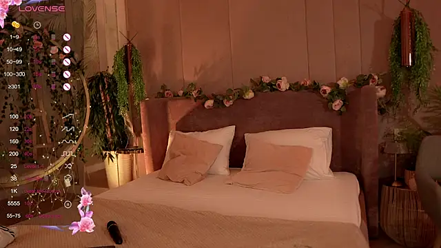 Smiley Mia online show from October 2025 05:17:02 AM